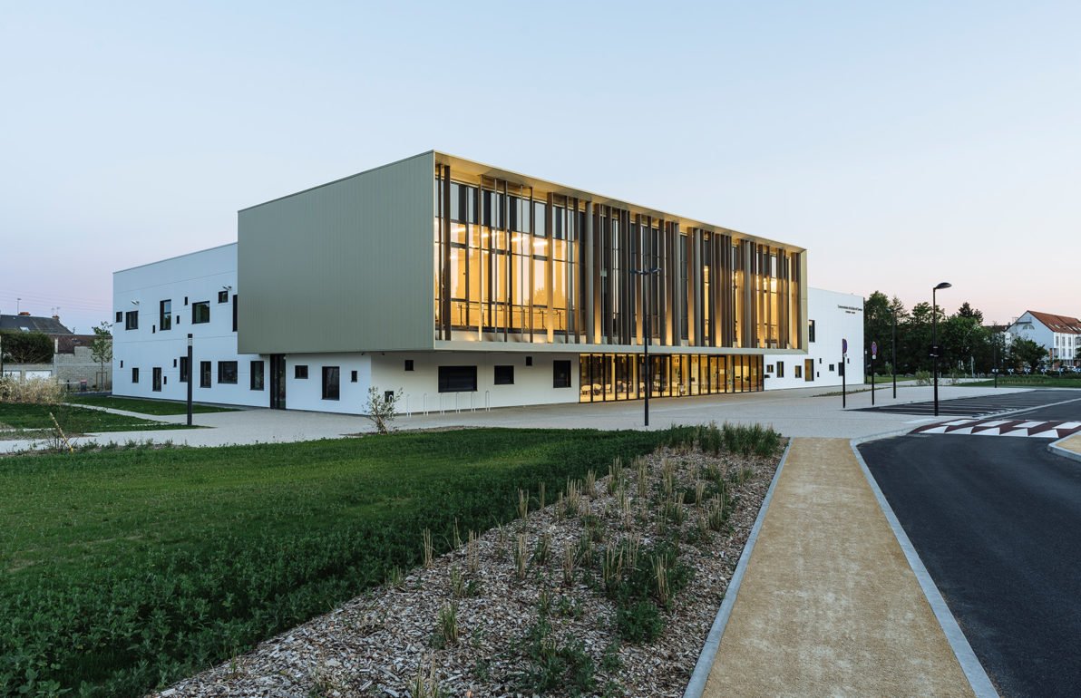 Vue extérieure du Conservatoire d'Abbeville conçu par Chabanne