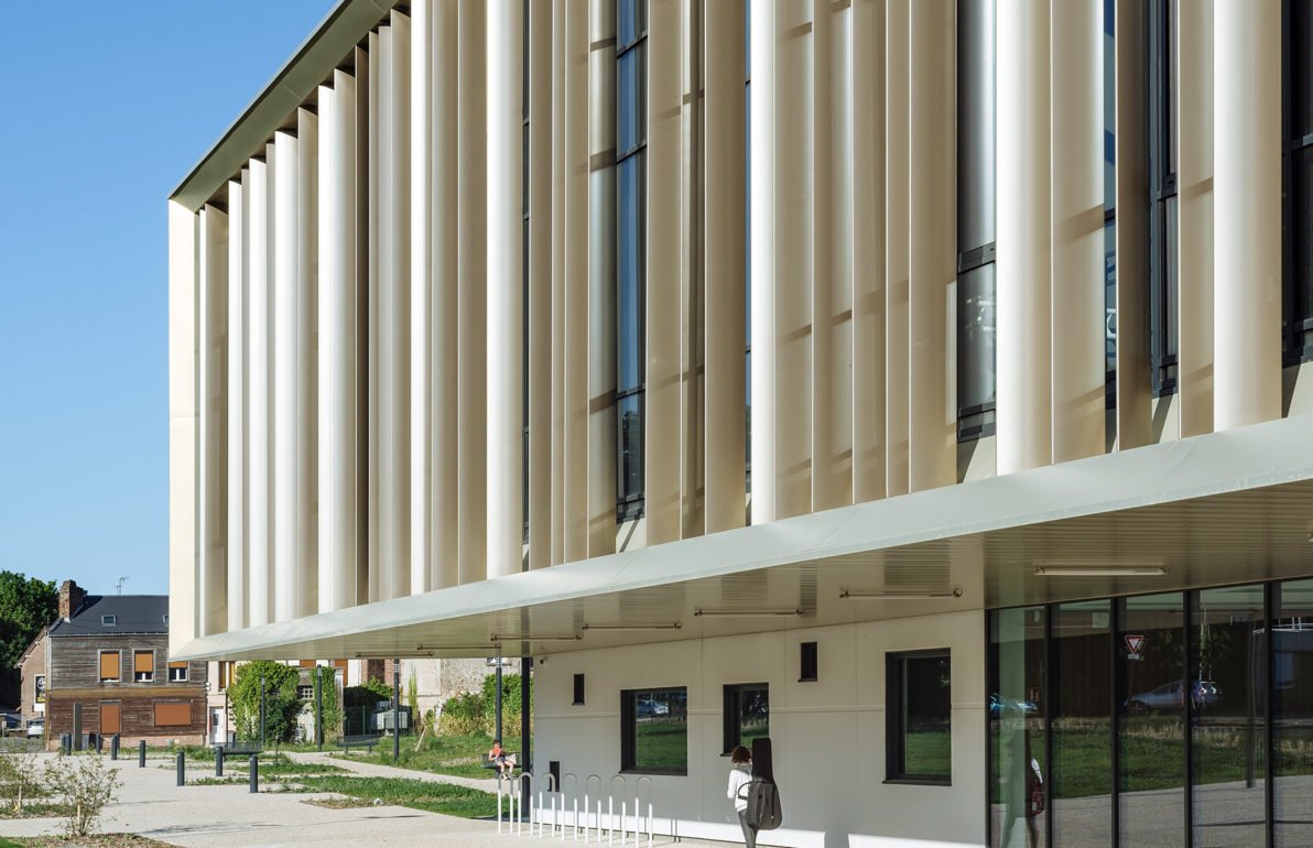 Vue extérieure du Conservatoire d'Abbeville conçu par Chabanne