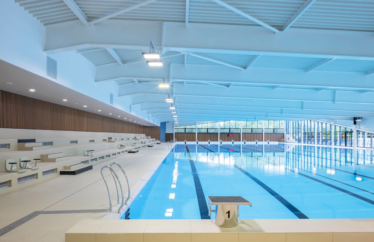 Vue extérieure du Centre aquatique d'Aulnay sous Bois conçu par Chabanne